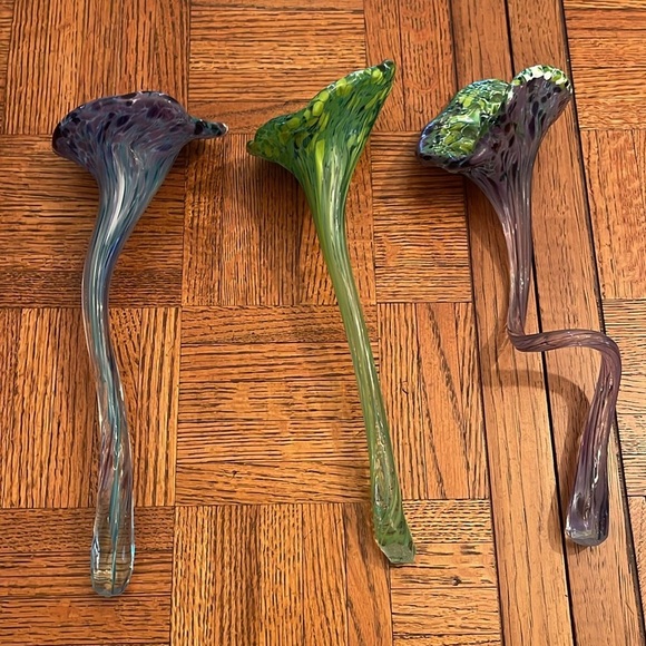 Hand blown glass flowers set of 3 - Picture 2 of 5